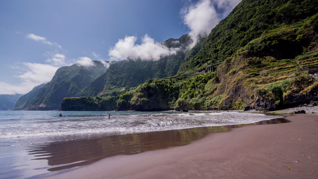 praia do seixal madeira
